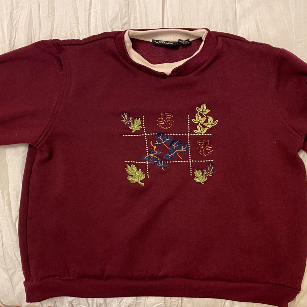 Vintage 90s Burgundy Sweatshirt with Embroidered Design